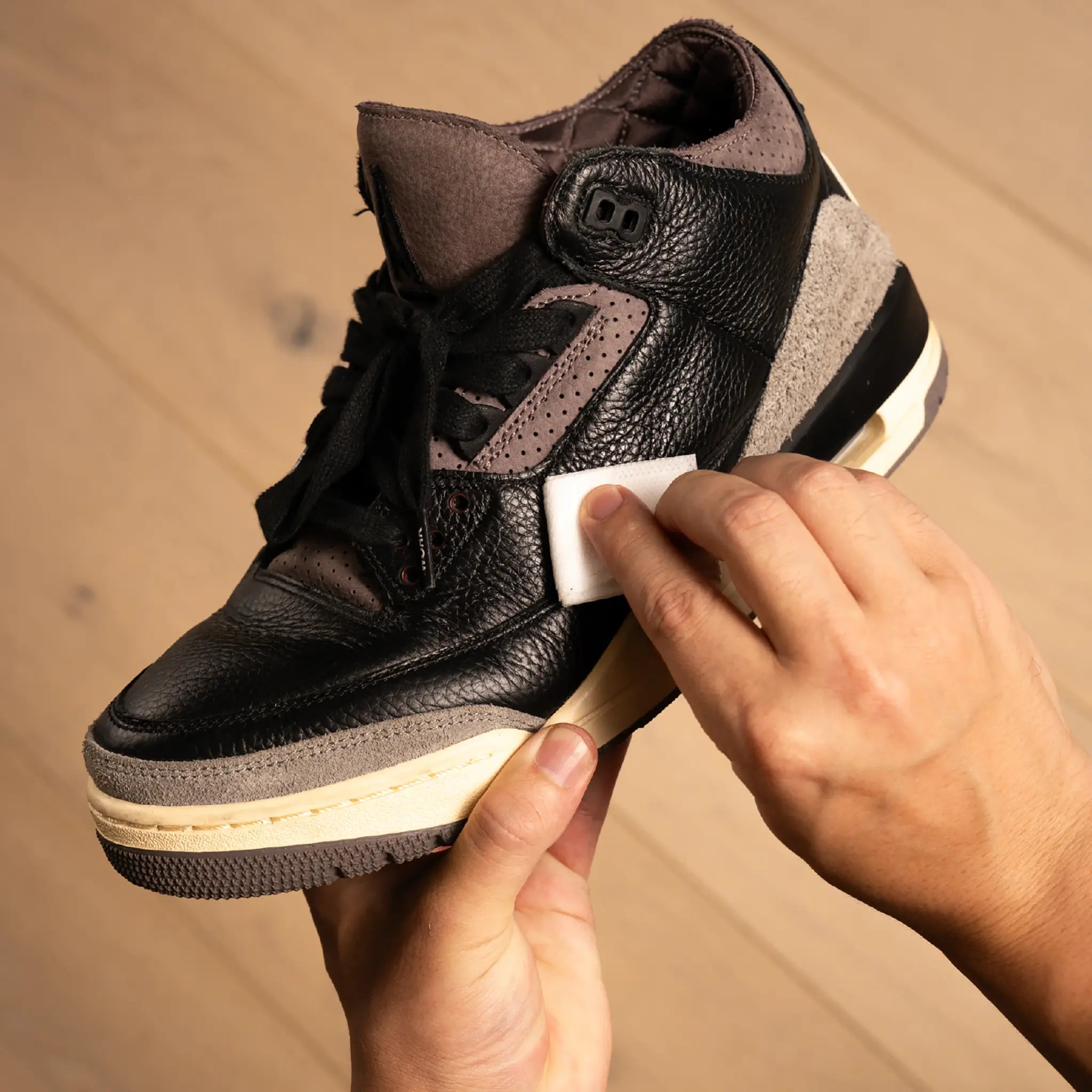 Leather Wipes 12 Box